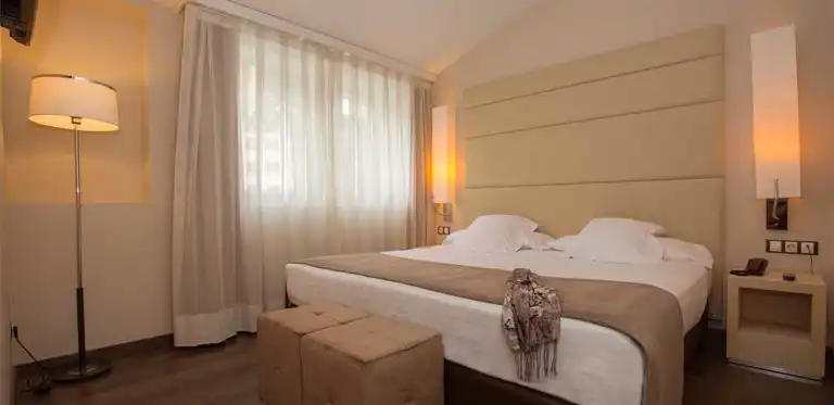 Habitación Junior suite Matrimonial Hotel Yomo Mola Park