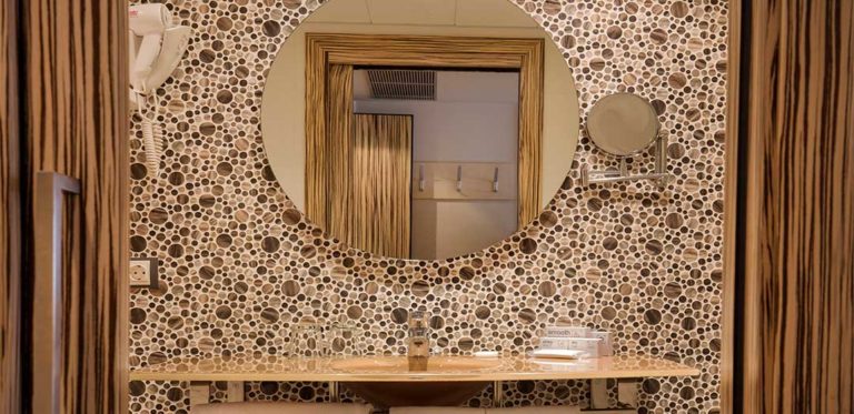 Baño habitación estándar Mola Park Andorra