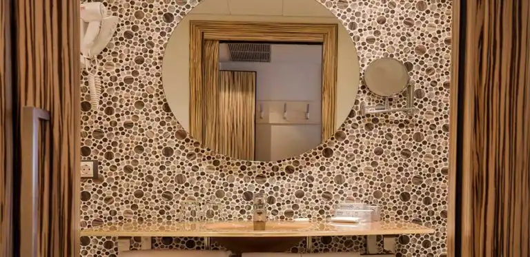 Baño habitación estándar Mola Park Andorra