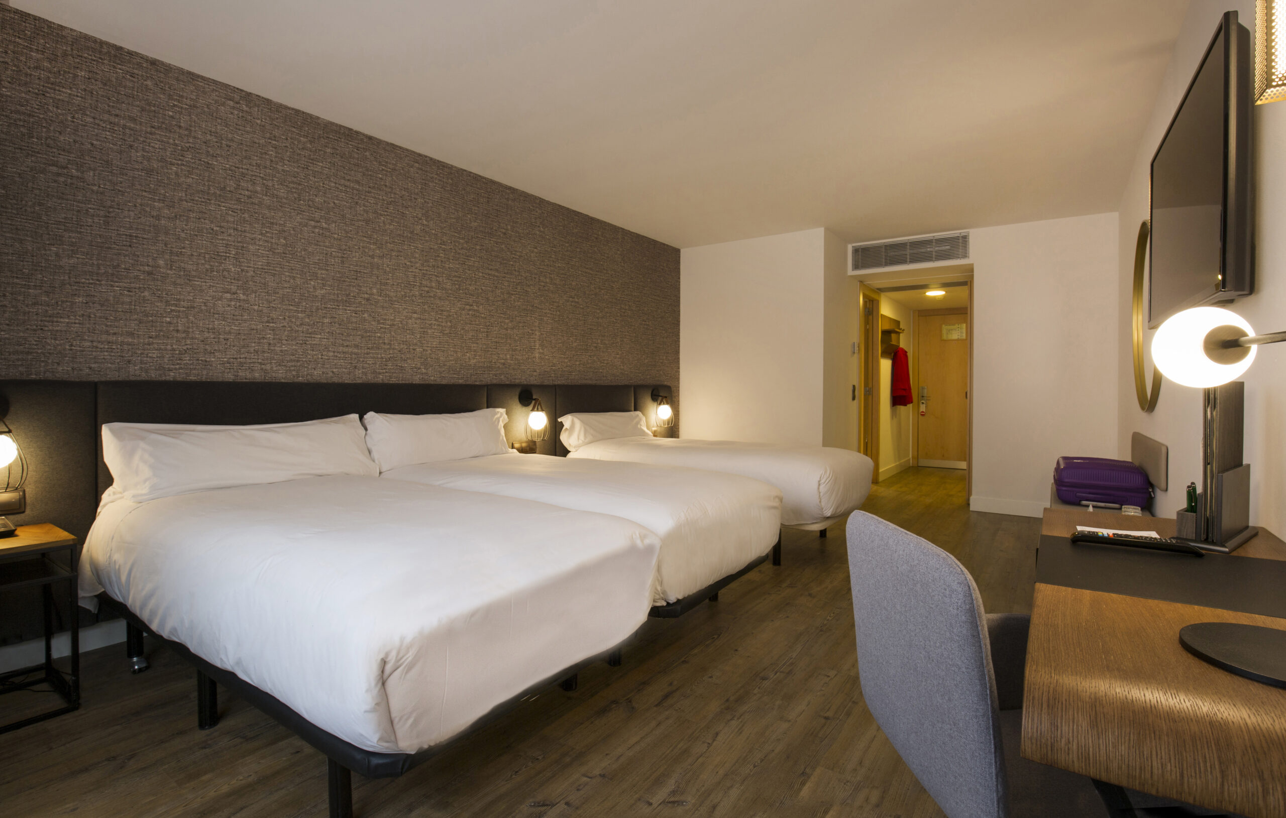 Habitación estándar triple Hotel Yomo Cèntric Andorra