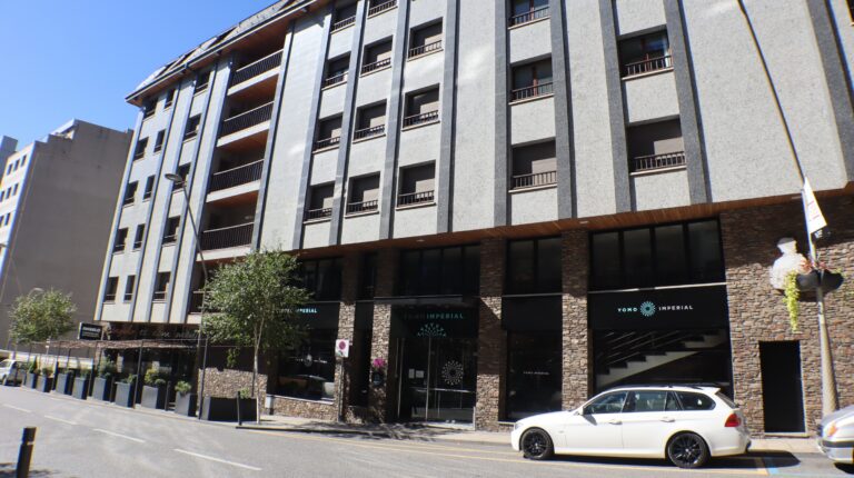Exterior Yomo Imperial