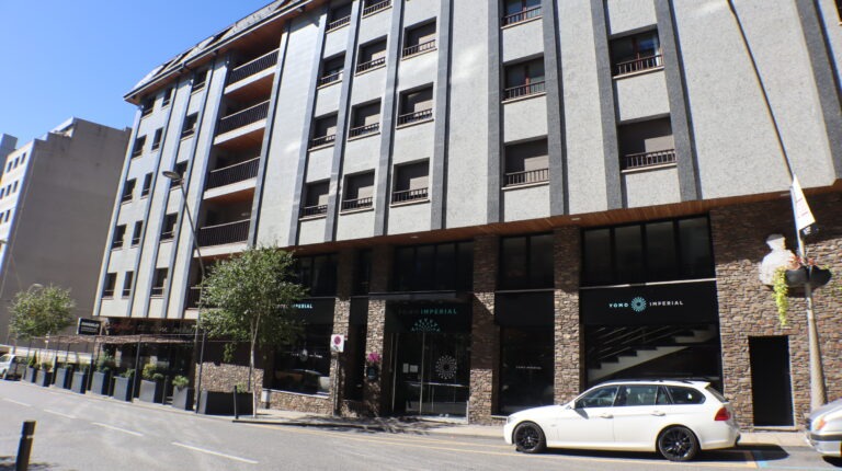 Exterior Yomo Imperial