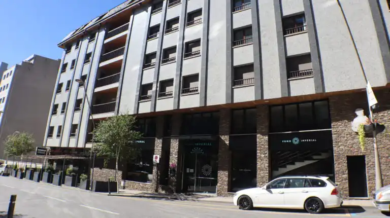 Exterior Yomo Imperial