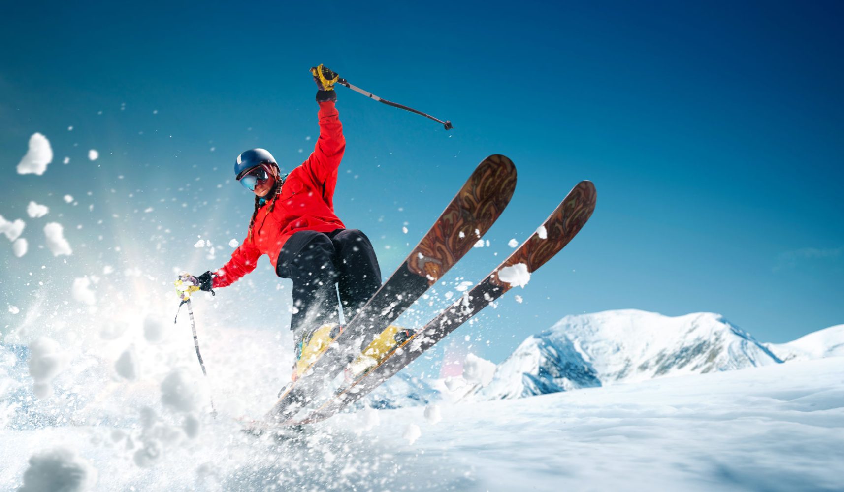 Esquiador en las pistas de Grandvalira, Yomo Hotels