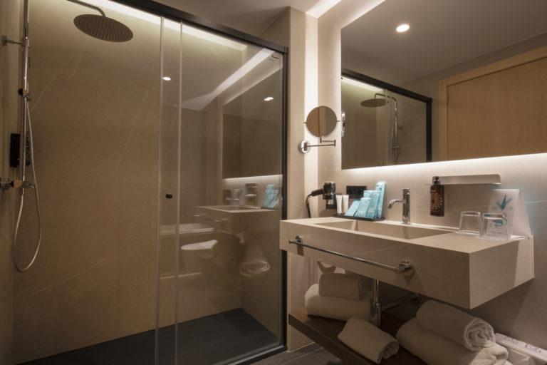 Nuevos Baños del Hotel Yomo Cèntric 2023