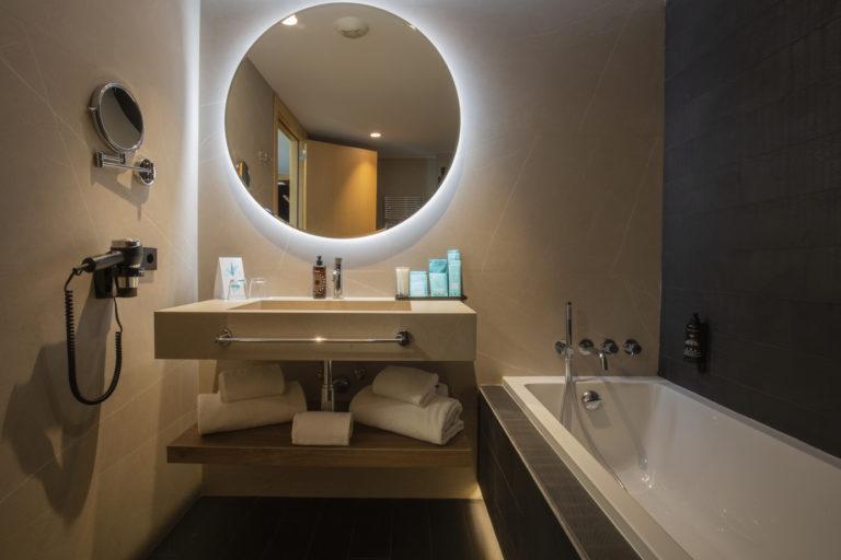 Nuevos Baños del Hotel Yomo Cèntric 2023