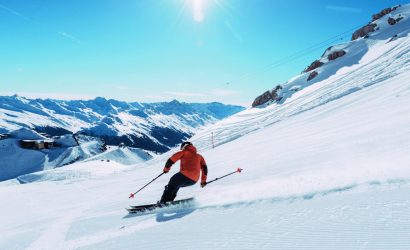 Esquiador en las pistas de Vallnord con el forfait de lHotel Yomo Patagonia