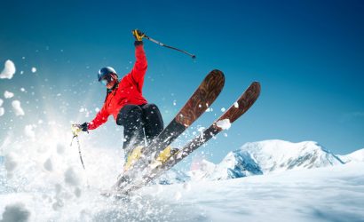 Esquiador en las pistas de Grandvalira, Yomo Hotels